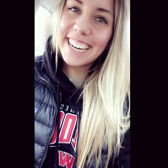 Meet your Posher, Ava - Picture 1 of 1